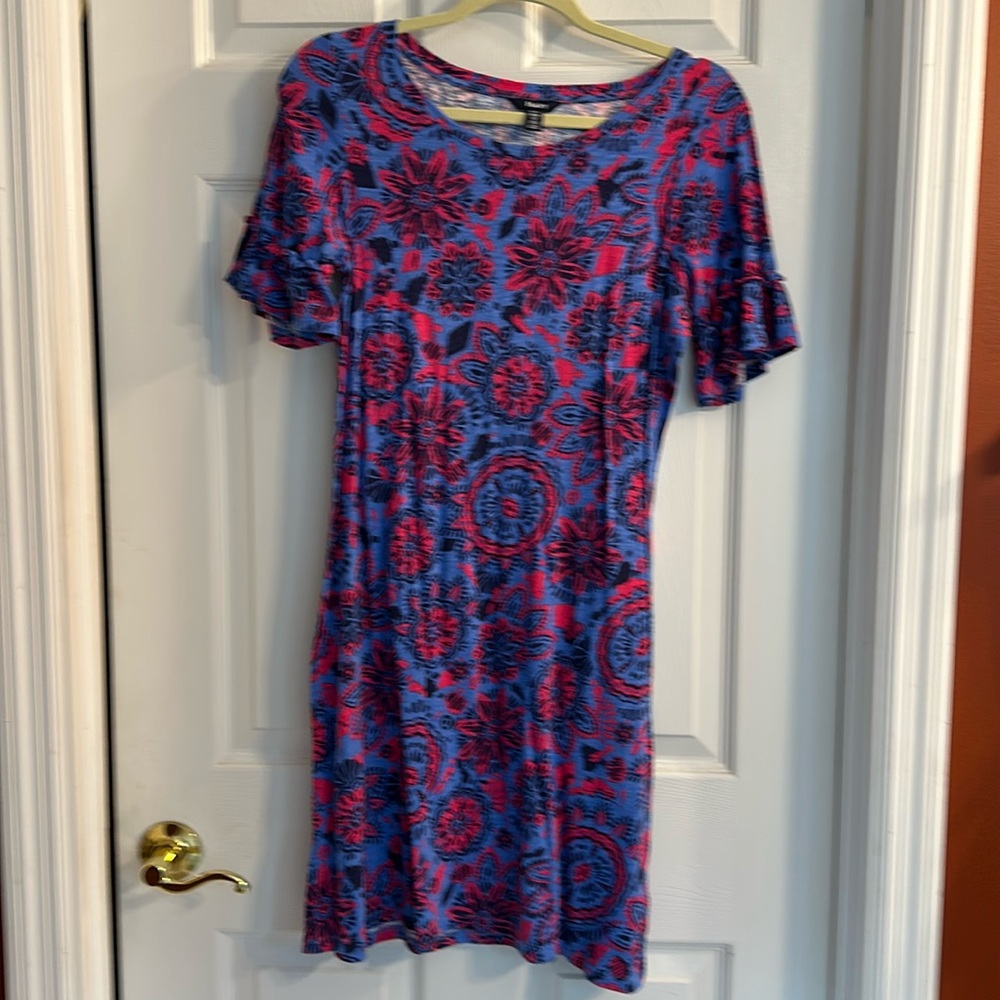 Hatley T-shirt, dress with ruffled short sleeves size medium